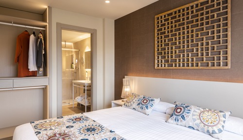 Luxury Apartment, 2 Bedrooms, Balcony, City View
