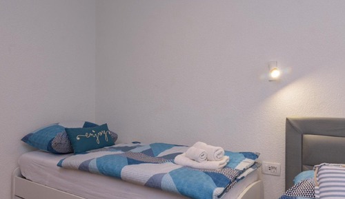 Apartment (One Bedroom Apartment with Balcony)