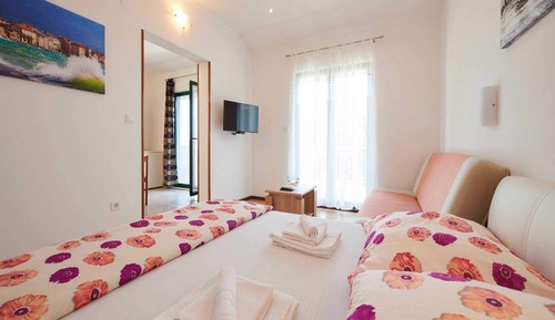 Apartment (Premium Studio Apartment with Terrace)