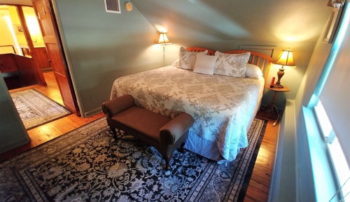 Hideaway, Not Pet Friendly