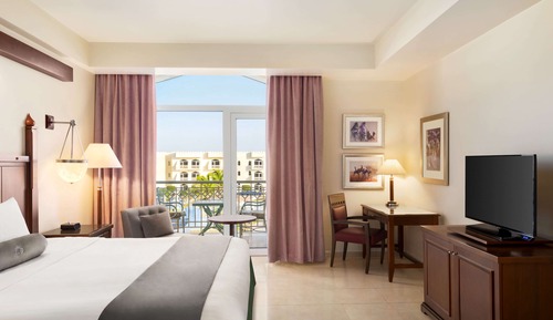 Room, 1 King Bed, Non Smoking (Pool Garden Room)