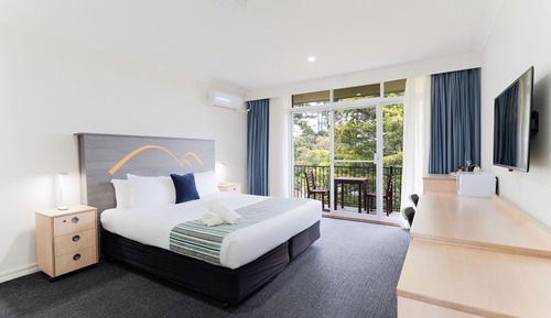 Room, Garden View