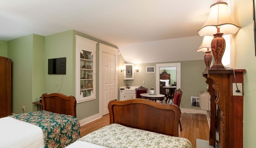 Economy Room