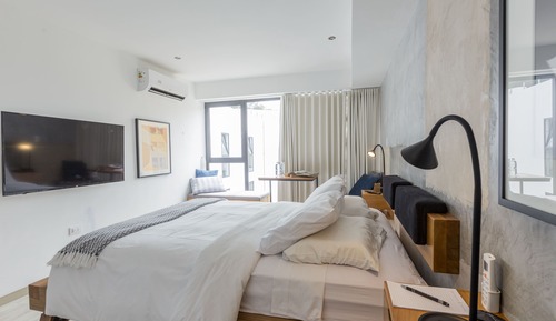 Loft (411)
