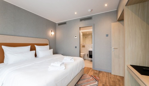 Superior Suite, 1 King Bed, Kitchen, City View