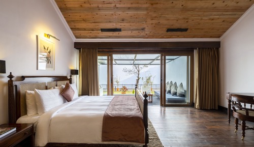 Suite, 6 Bedrooms (Puttabong)