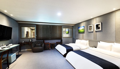Premium Twin Room (Breakfast not provided on Monday)