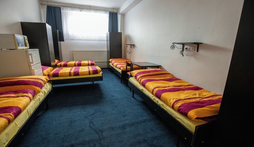 5-Bed Room, Shared Bathroom