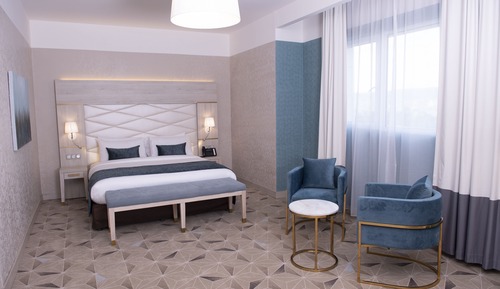 Standard Room, 1 King Bed