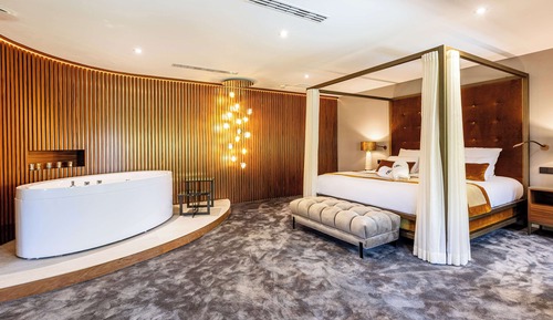 Deluxe Room, 1 King Bed with Sofa bed, Non Smoking (with Sofabed)