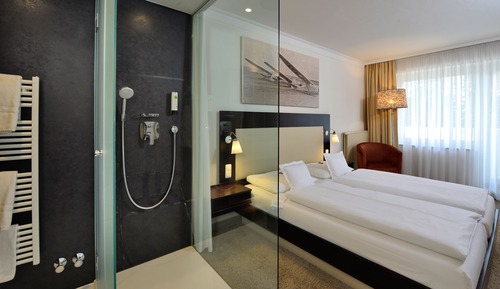 Basic Room, 1 King Bed, Balcony
