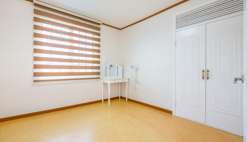 Room (Second Floor)