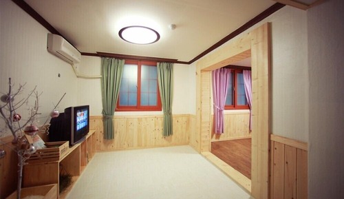 Room (Calendula )