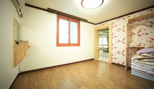 Room (Rosemary)
