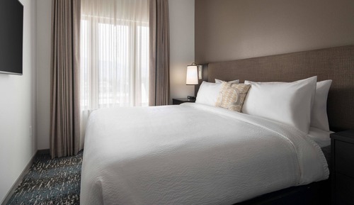 Suite, 2 Bedrooms (Mobility Accessible, Tub)
