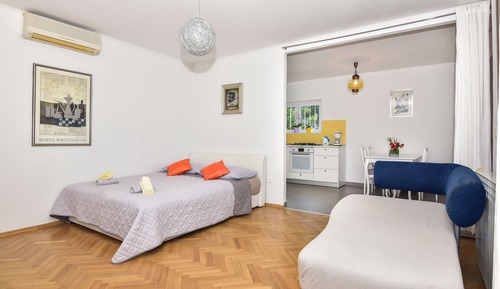 Family Studio, Sea View