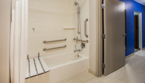 Standard Room, 2 Queen Beds, Accessible Bathtub (Mobility)
