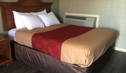 Standard Room, 1 Queen Bed