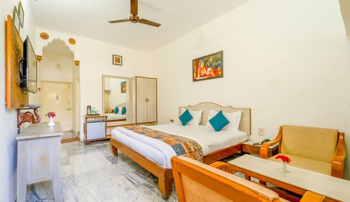 Deluxe A/C Room
