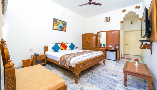 Superior Room, 1 Queen Bed, Garden View