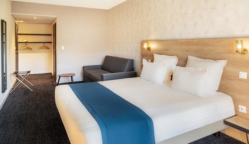 Superior Room, 1 King Bed, Non Smoking, Garden View (with Single Sofabed)