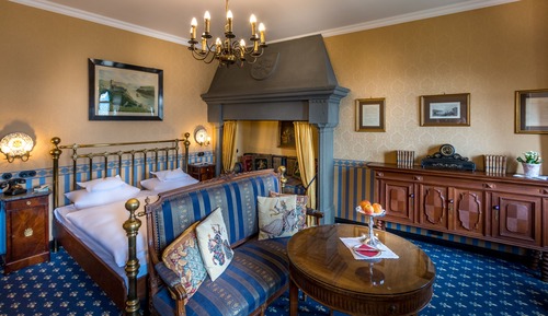Deluxe Double Room, Bathtub