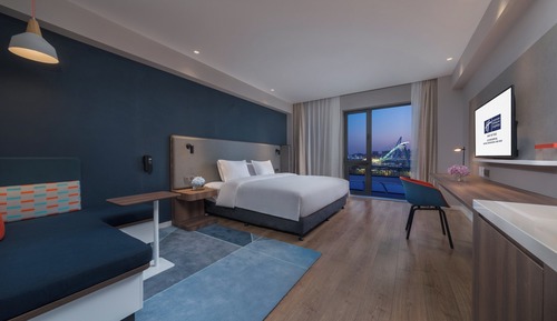 1 King Bed Senior