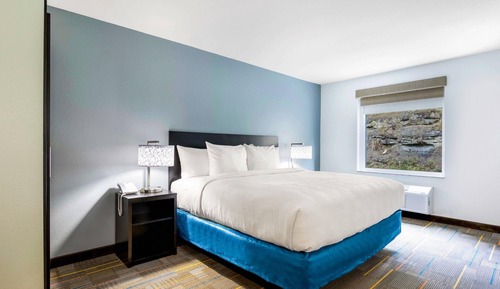 Suite, 1 King Bed with Sofa bed, Non Smoking