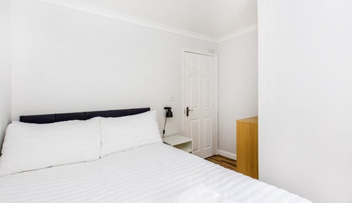 Old Street Flat C1