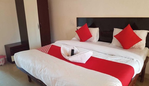 Deluxe Room (Non AC)