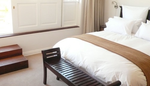 Exclusive Cottage, 3 Bedrooms, Pool Access, Mountain View (4 Bayview Terrace 2 nights min stay)
