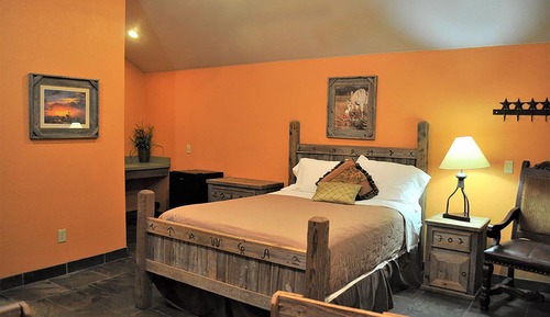 Rustic Creek Cabin 1