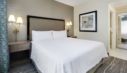 Studio Suite, 1 King Bed with Sofa bed, Accessible, Bathtub (Mobility & Hearing)