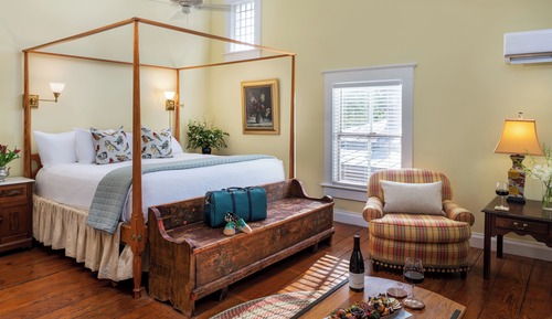 Superior Suite, 1 King Bed (Albemarle Suite)