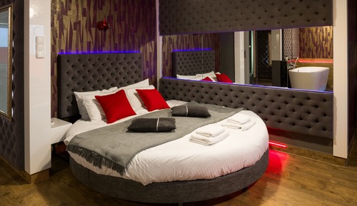 Romantic Room (Round Bed, 2 adults, Biskupia Street)