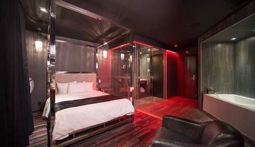 Signature Room