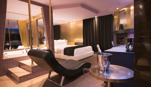 Signature Room