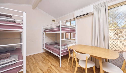 1 Bedroom Family - External Bathroom