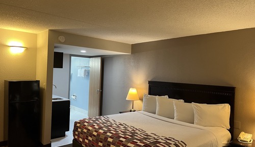 Suite, 1 King Bed, Non Smoking, Kitchenette