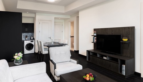 Two Bedroom Apartment with Free Shuttle to Beach