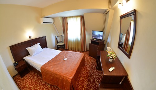 Economy Room
