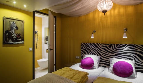 Twin Room (Private Bathroom, No Windows)