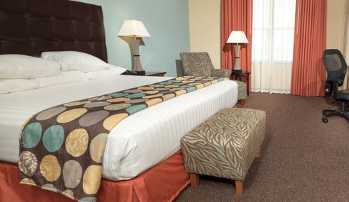 Suite, 1 King Bed with Sofa bed, Accessible (2 Rooms, Roll in Shower, Upper Floor)