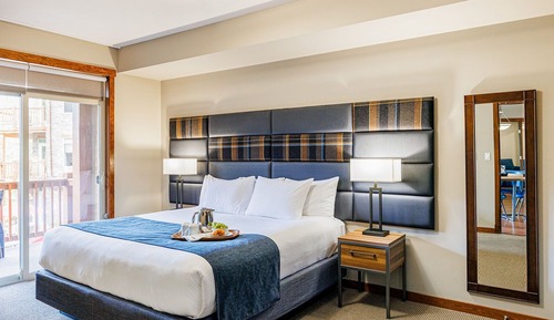 One Bedroom King Suite Plus Den