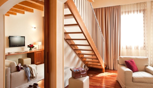 Premium Suite