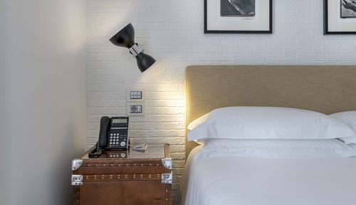 Deluxe Double Room, 1 Queen Bed, Non Smoking, Partial Sea View (beach facilities included)