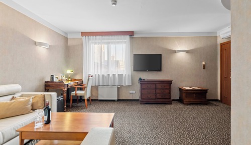 Standard Suite, 1 King Bed