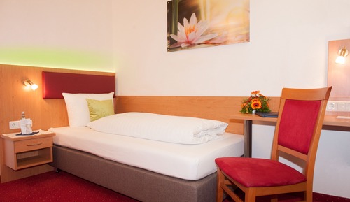 Single Room, Annex Building