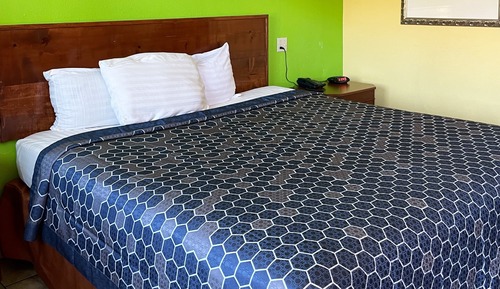 One king bed non smoking