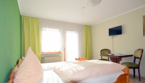 Standard Double Room, Ensuite, Garden View (mit Balkon)